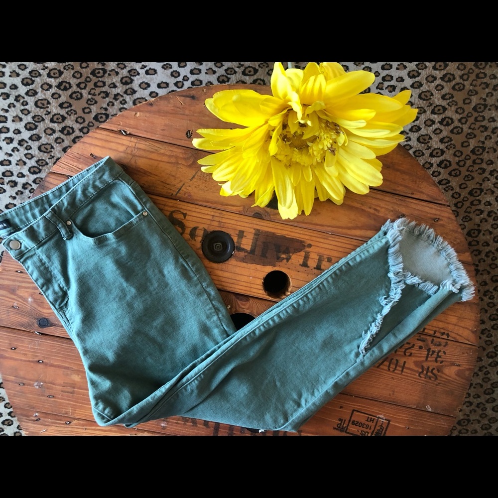 Versona light green pants